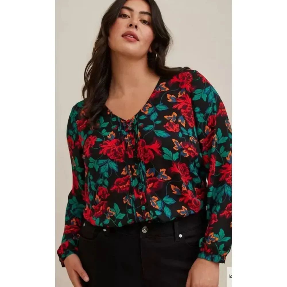 Torrid Georgette Pintuck Button-Front Blouse size 1